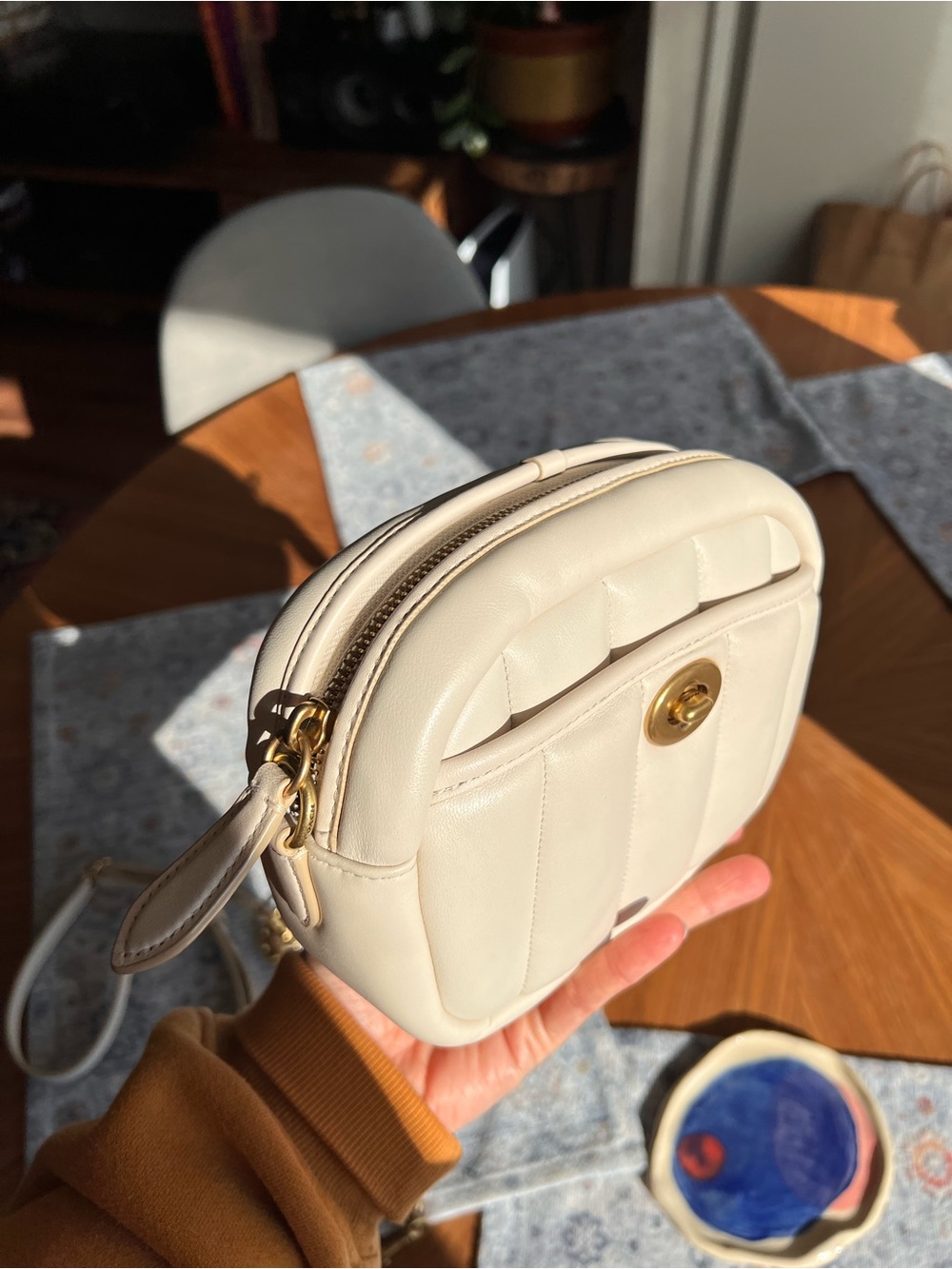Coach Small Cream Camera Bag with quilting - Picture 5 of 11